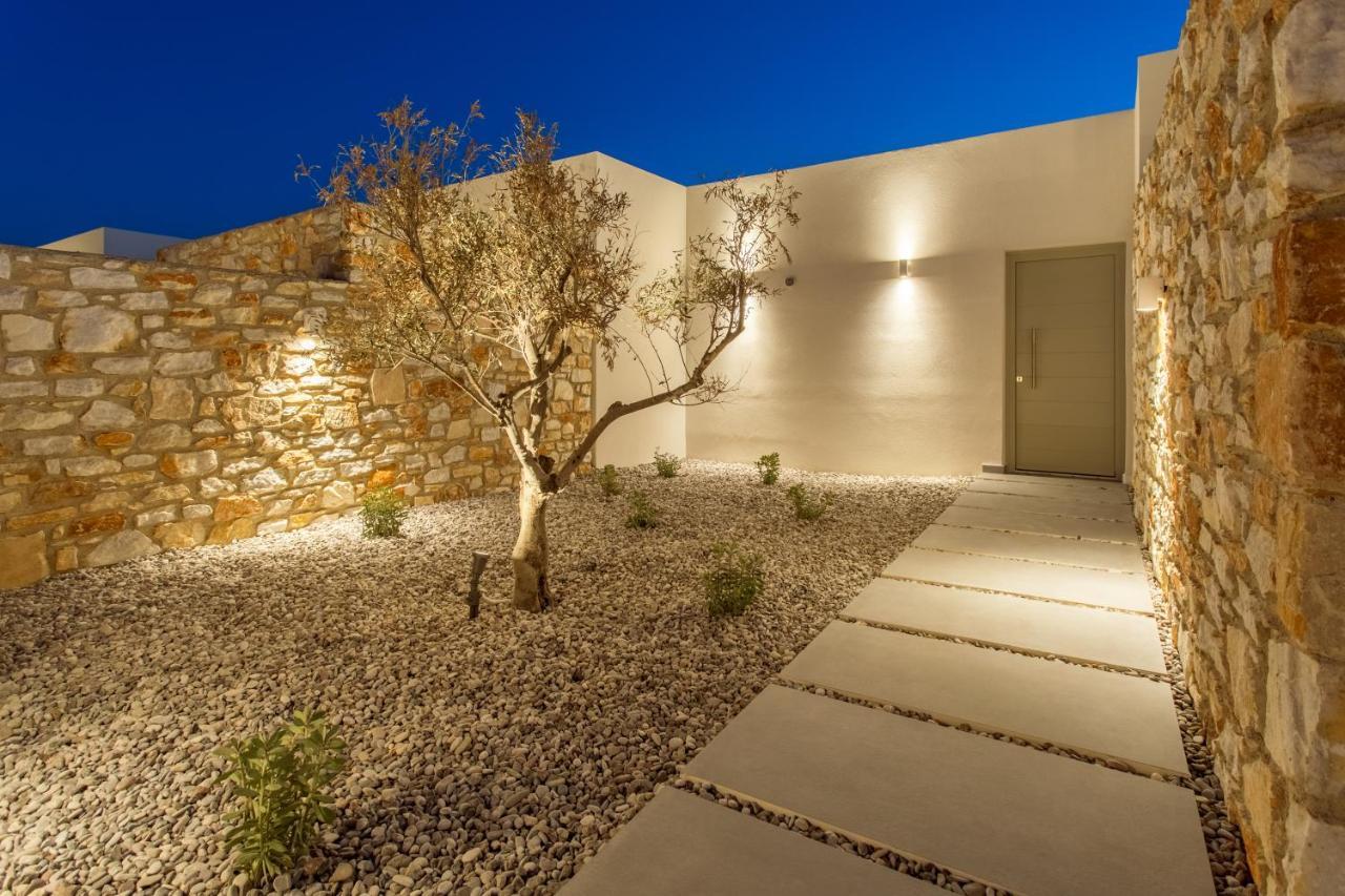 T7 Luxury Villas Paros Buitenkant foto