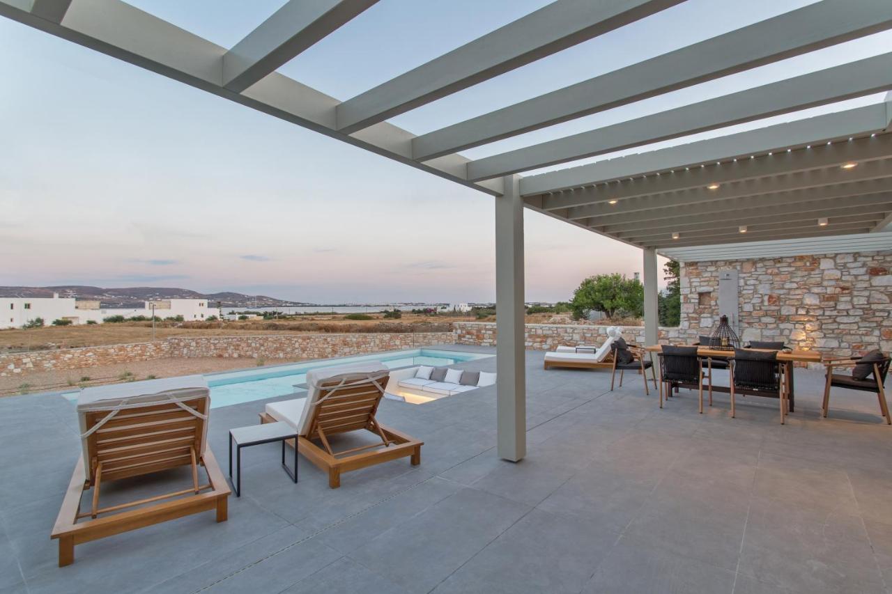 T7 Luxury Villas Paros Buitenkant foto
